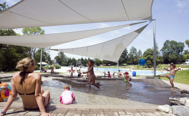 «Es wird schon nichts passieren»: Eltern vernachlässigen die Aufsichtspflicht in der Badi