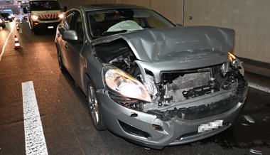 Stau auf A1 nach Auffahrunfall im Feierabendverkehr