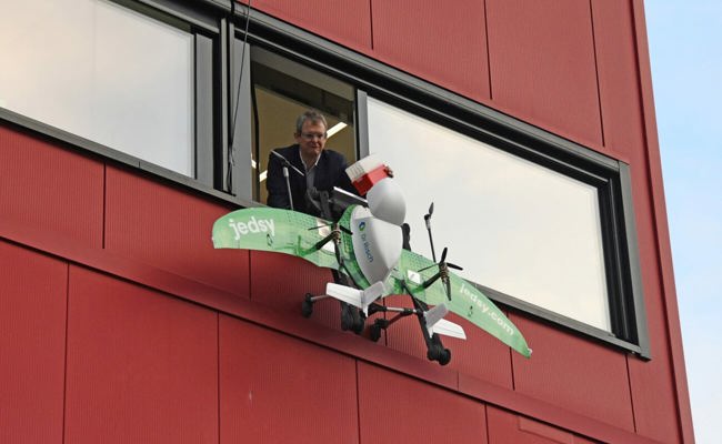 Neuartige Drohne wird künftig Laborproben zwischen Buchs und Vaduz transportieren