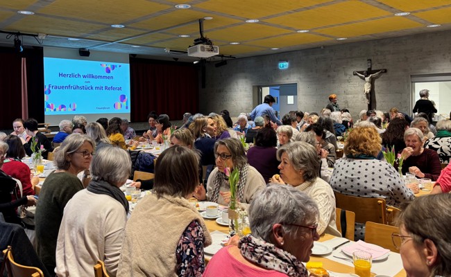 Mit Kraft und Zuversicht durchs Leben – Grosser Andrang am Frauenfrühstück