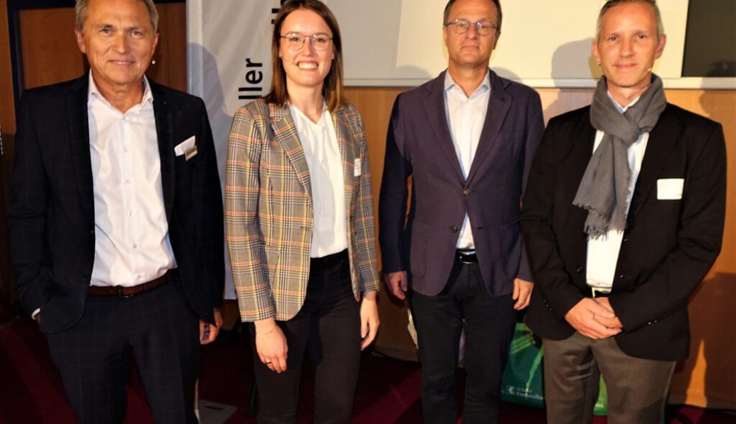  Gestalteten den Anlass: Karl Pareth, Livia Koller, Referent Professor Markus Hengstschläger und Markus Josat (von links). 