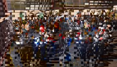 Festliche Stimmung im Städtli mit Gesang