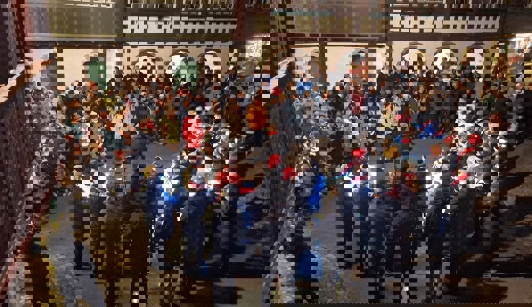 Festliche Stimmung im Städtli mit Gesang