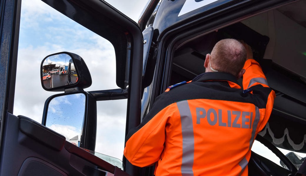 Kantonspolizei schnappt alkoholisierten LKW-Chauffeur