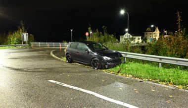 In fahrunfähigem Zustand in Leitplanke gekracht