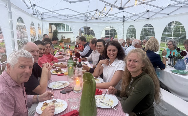 Im Zeichen der Nächstenliebe: Serviceclubs sammeln für Frauenhaus