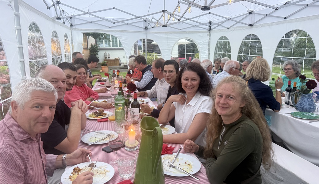 Im Zeichen der Nächstenliebe: Serviceclubs sammeln für Frauenhaus