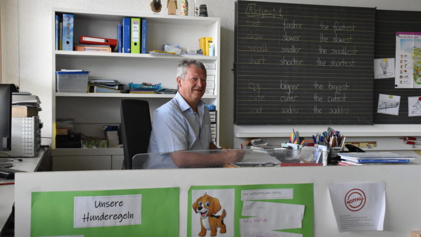  Urs Helbling bereitet das Unterrichten so viel Spass, dass er noch ein Jahr mit kleinerem Pensum anhängen wollte. 