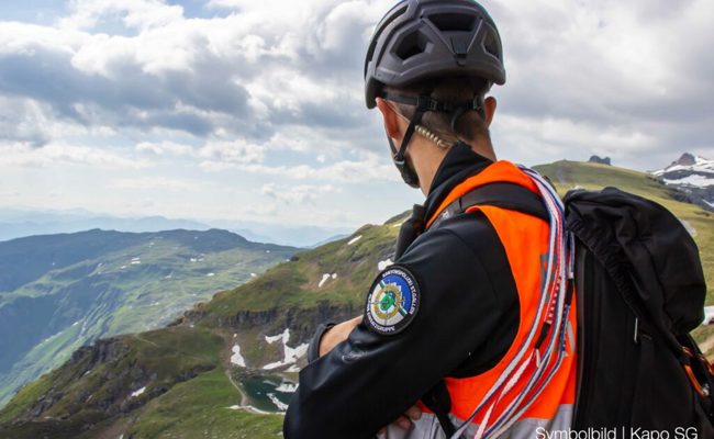 35-jährige Wanderin wurde in Vättis von Stein getroffen und stürzte rund 30 Meter ab