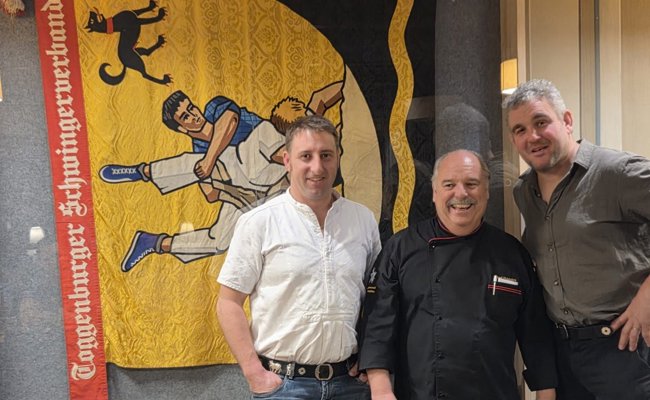 Raus dem Keller: Fahne findet ein neues Zuhause