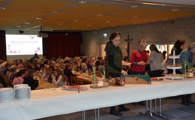 Wie Menschen erblühen: Das Frauenfrühstück hat zum Nachdenken angeregt