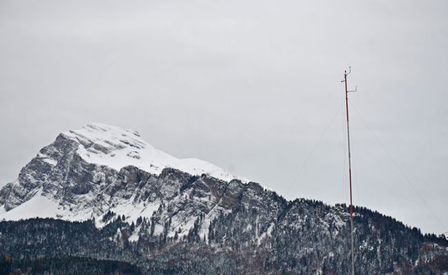 50-Meter-Mast fühlt dem Wind auf den Zahn