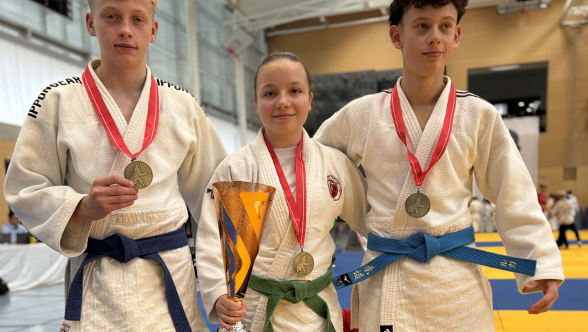 Das U15-Team: (von links) Gustav Kern, Romina Rauper, Luca Wüst.