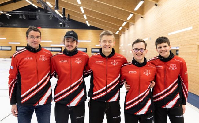 Curling-Junioren: Mit einer starken Aufholjagd die Finalrunde erreicht