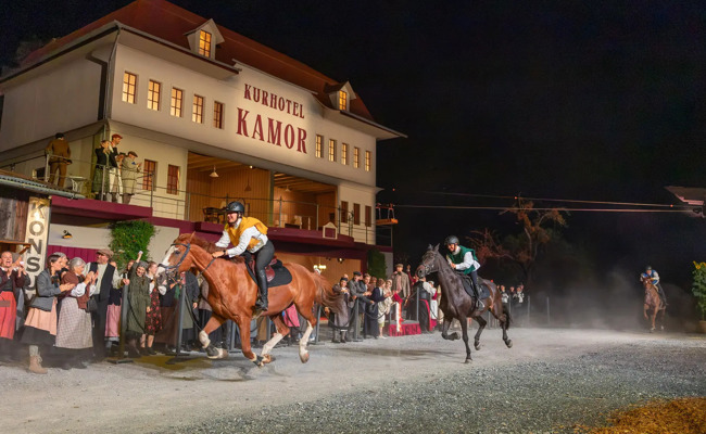 Witz und Charme im Kurhotel Kamor – und ein Mord