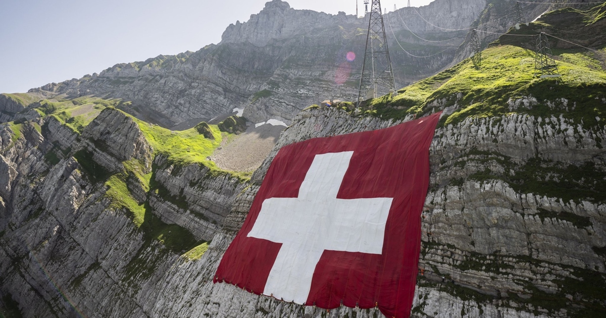 Mountain remains bare: Säntis flag has reached the end of its lifespan and ...