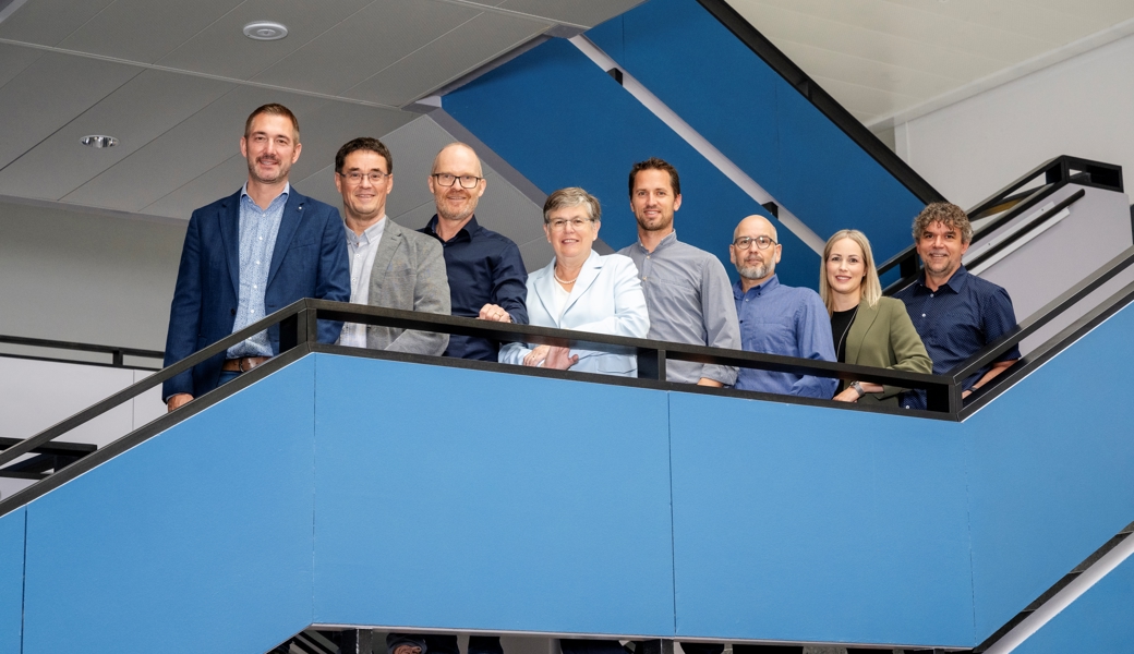 Die Kommission in ihrer neuen Zusammensetzung, von links: Jörg Tanner, Werner Wildhaber, Daniel Miescher, Barbara Dürr, Markus Bonderer, Matthias Schreiber, Claudia Guntli, Andreas Schöb. Es fehlt hier Werner Kranz, welcher der Kommission ebenfalls angehört.