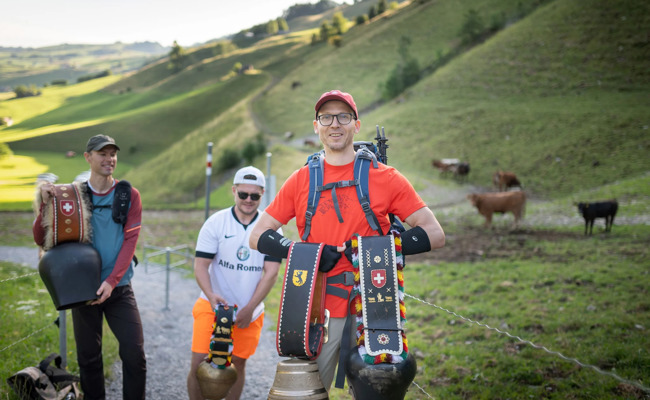 17 Kilo Glocken und Schellen im Gepäck: Drei Wanderer auf Weltrekordjagd im Alpstein