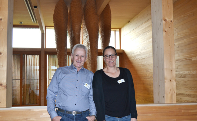 Imkerinnen und Imker freuen sich an gesunden Bienenvölkern