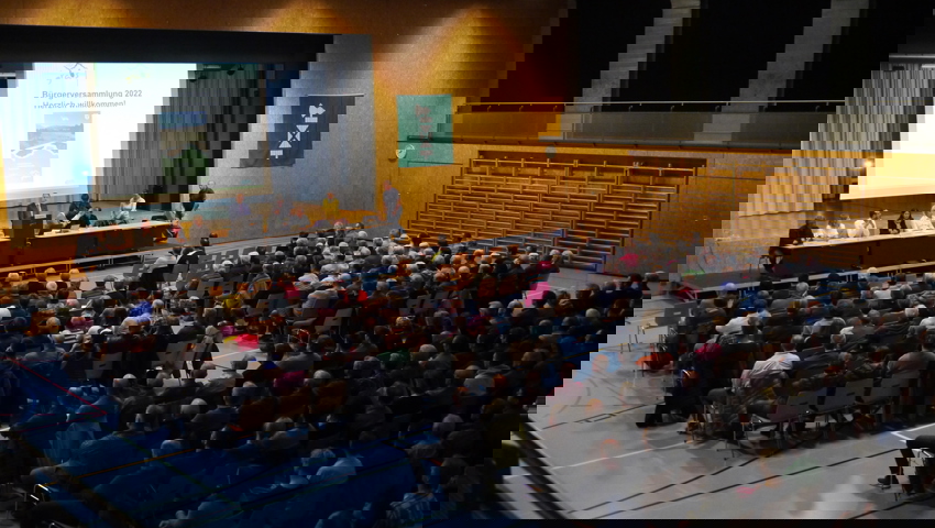  5,1 Prozent der Stimmberechtigten besuchten die Bürgerversammlung. 