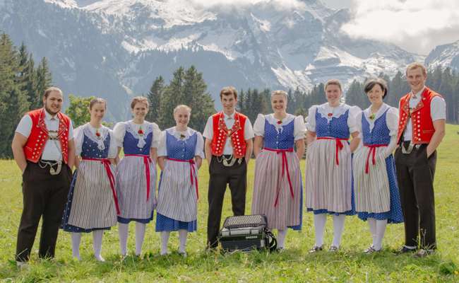 Zum Jubiläum: Volkstümliches und Oberkrainer