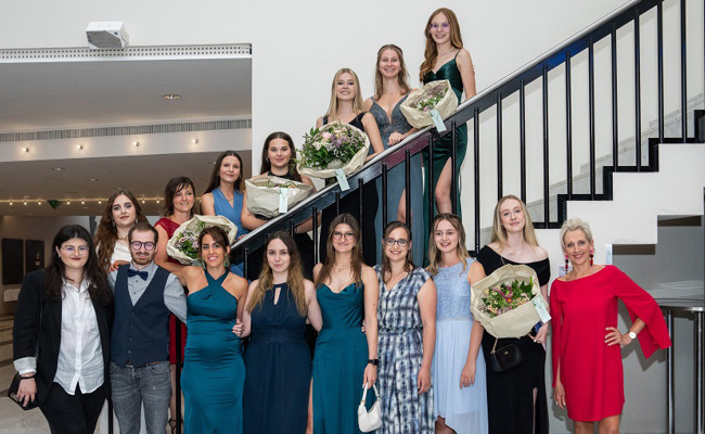 Absolvierende von Lehre und Weiterbildung erhielten Zutaten für ein gutes Leben