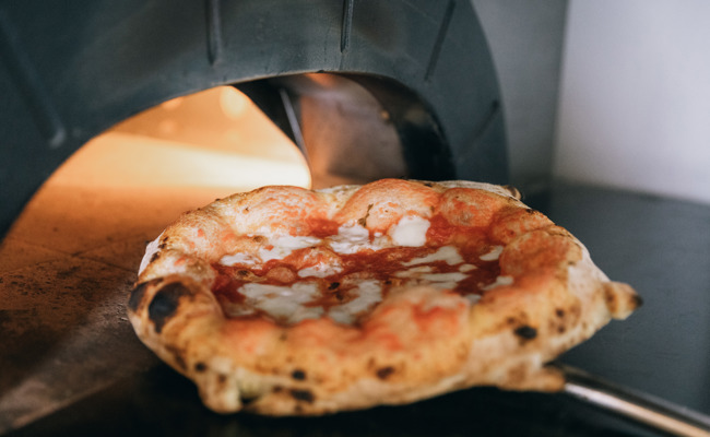 Pizzabäcker klaut BMW in Wattwil und fährt nach Tschechien Party machen – nun erhält er die Quittung