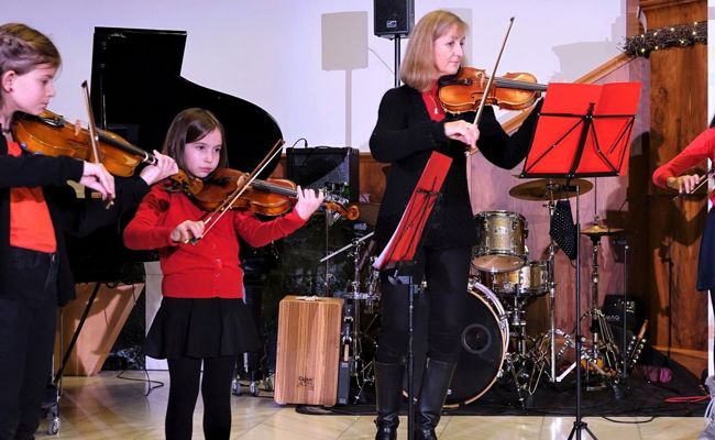 Überraschende Vielfalt an Musikstilen beim Weihnachtskonzert der Musikschule