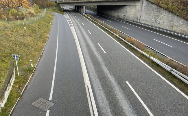 Lenkerin fährt nach seitlicher Kollision auf Autobahn A13 bei Chur weiter