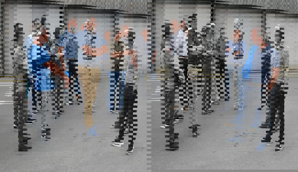  Bei einer Führung durch das Areal Ochsensand erläuterte Urs Brunner, Vorsitzender der Geschäftsleitung, (Vierter von rechts) die Visionen des Vereins für Abfallentsorgung. 