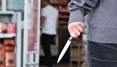 Tankstellenshops in Haag und Bendern überfallen – Täter auf der Flucht