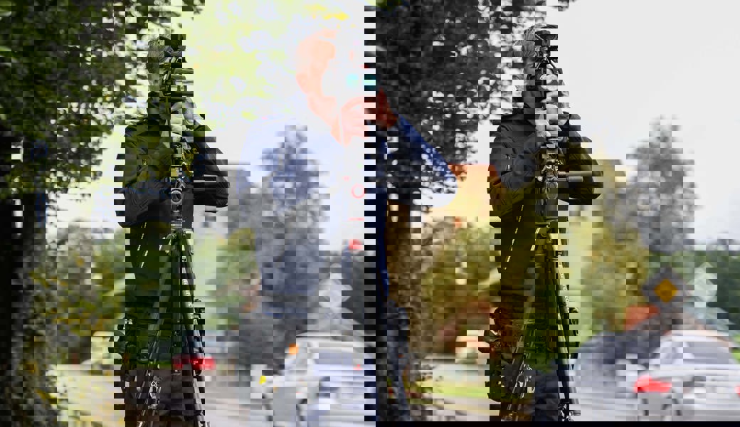 Übers Wochenende hat die Kantonspolizei an verschiedenen Orten Geschwindigkeitsmessungen durchgeführt, unter anderem in Gams.