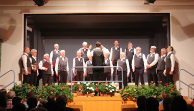 Zwei Männerchöre und ein Gospelchor gaben ein abwechslungsreiches Chorkonzert