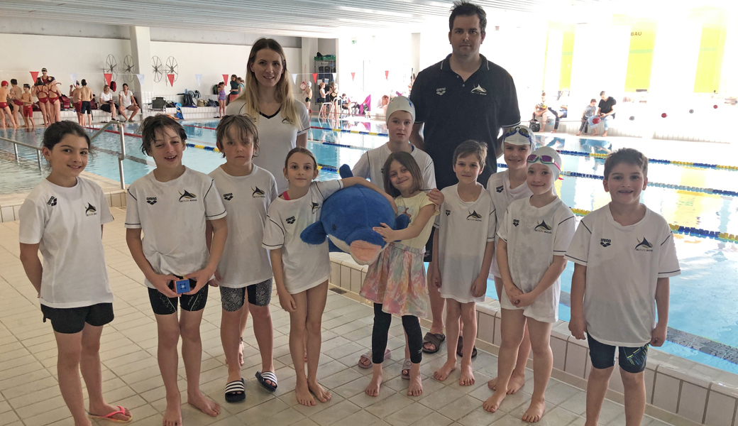 Die Buchser Kids-Liga-Delegation (von links): Gabriela Aguilar Freitas, Victor Santeiu, Joel Feuz, Coach Orsolya Mihalszkine Csanadi, Hanna Mihalszki, Ivy Krönert, Martina Iovkova, Coach Matyas Szenes, Albert Dorian Scrob, Beatrice Rebeca Scrob, Alina Kiana Hardegger und Julian Aguilar Freitas.