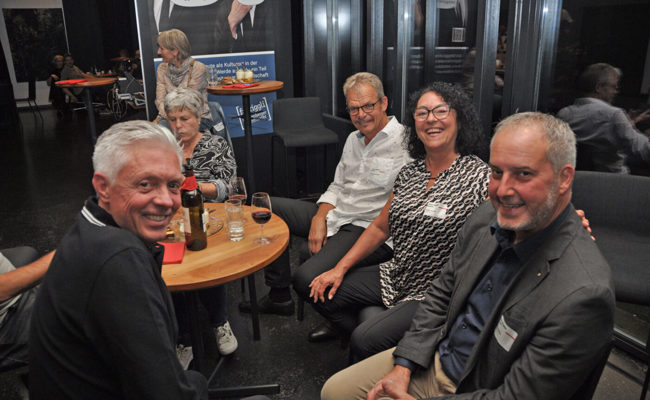 Das süsse Leben genossen: Kundschaft der BuchsMedien AG ins Fabriggli eingeladen