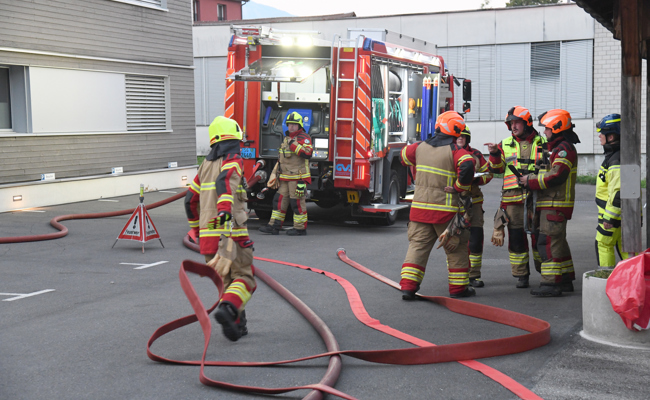Dichter Rauch in der Tiefgarage – die Feuerwehr übt
