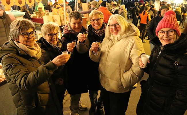 Ein harmonischer Weihnachtsmarkt, der die Dorfgemeinschaft ins Zentrum stellt