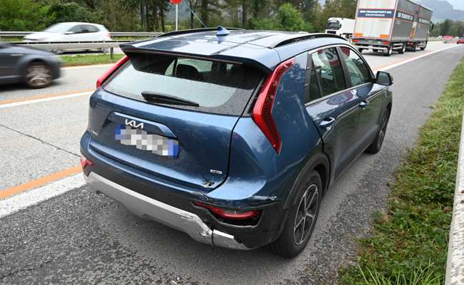 Kurz abgelenkt: Fahrunfähiger Autolenker verursacht Unfall auf A13