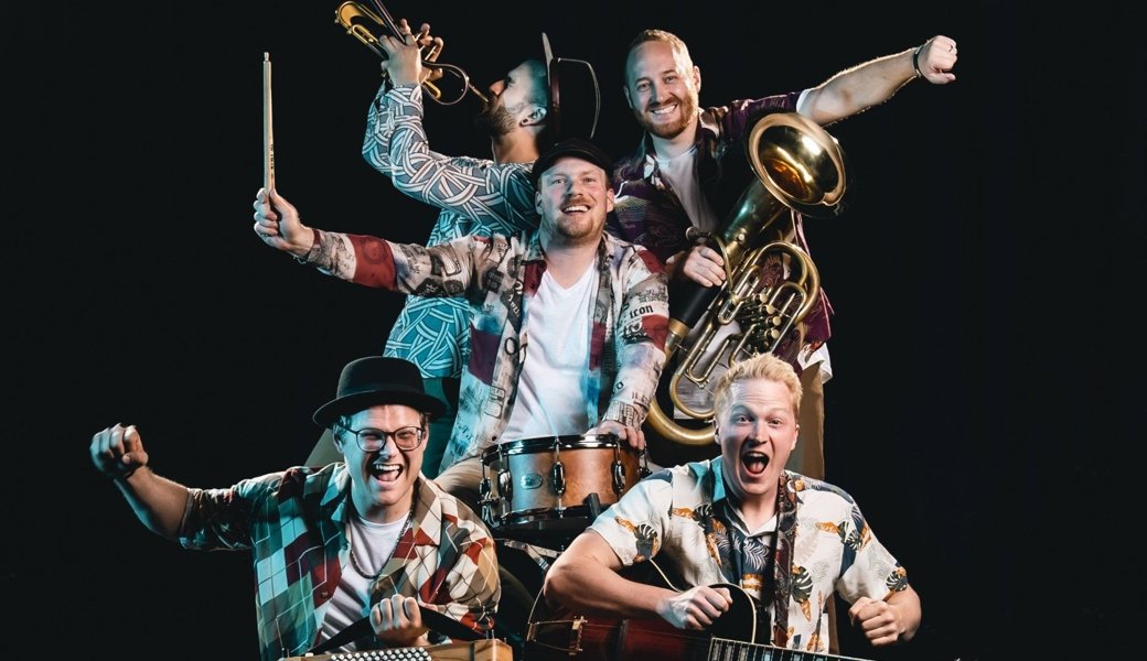 Erfolgreicher als DJ BoBo, Loredana und Sophie Hunger – was ist das Geheimnis der Fäaschtbänkler? Erfolgreicher als DJ BoBo, Loredana und Sophie Hunger – was ist das Geheimnis der Fäaschtbänkler?