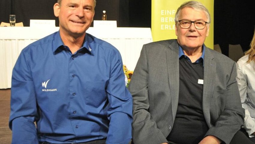 10. September: Jack Rhyner (rechts) tritt als VR-Präsident der Bergbahnen Wildhaus AG zurück, sein Nachfolger wird Armin Rohner (links). 10. September: Jack Rhyner (rechts) tritt als VR-Präsident der Bergbahnen Wildhaus AG zurück, sein Nachfolger wird Armin Rohner (links).