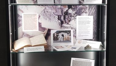 Kleine Ausstellung zu «Der heilige Magnus und das Bergwerk» mit Bildern, Texten und Büchern