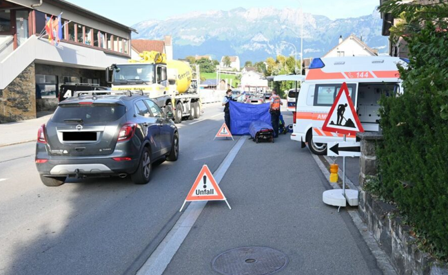 E-Bike-Fahrerin stirbt nach Selbstunfall