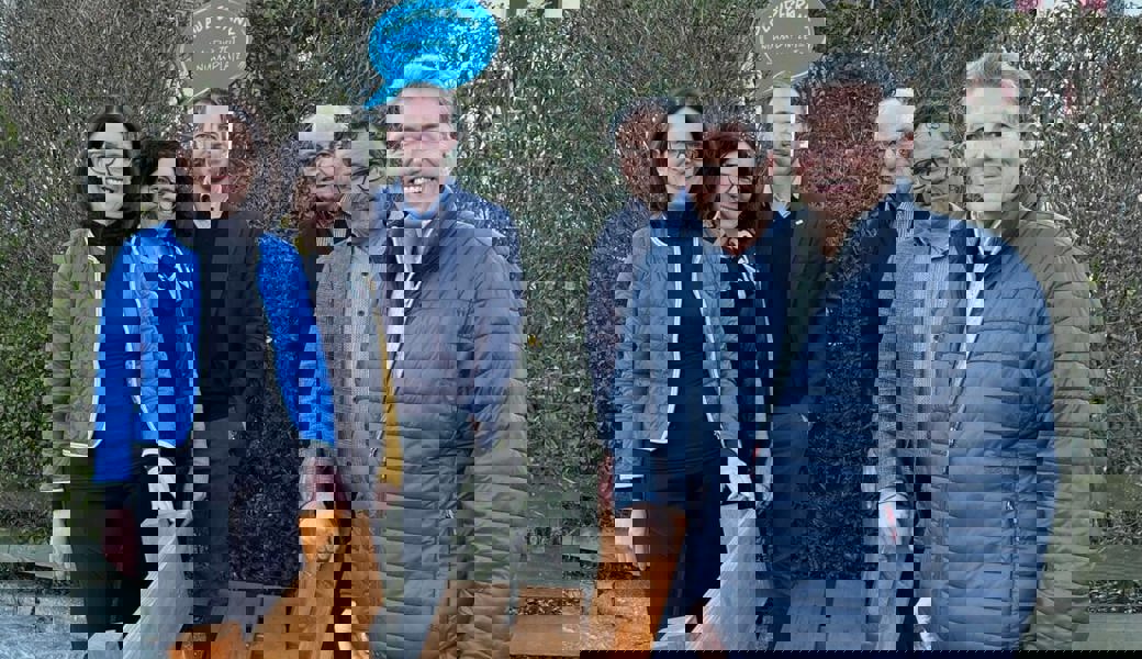  Von links: Susanne Vincenz-Stauffacher (Ständeratskandidatin), Karin Schefer (FDP), Silvio Kühne (Regionalpräsident FDP Sarganserland), Fred Tischhauser (FDP), Harry Müntener (Gemeinderat Sevelen) und Markus Scheurer (Präsident FDP Sevelen). 