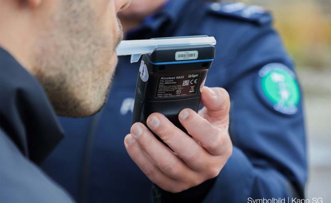 Alkoholisierte oder fahrunfähige Verkehrsteilnehmende zur Anzeige gebracht