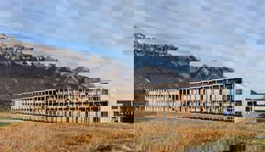 Landwirtschaftliches Zentrum in Salez siegt bei Prix Lignum mit cleverer Einfachheit