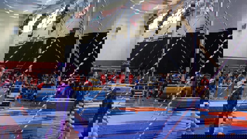  Bei den Schaukelringen lief es dem TV Buchs gleich doppelt schief: Note 8,65 und eine verletzte Turnerin. 