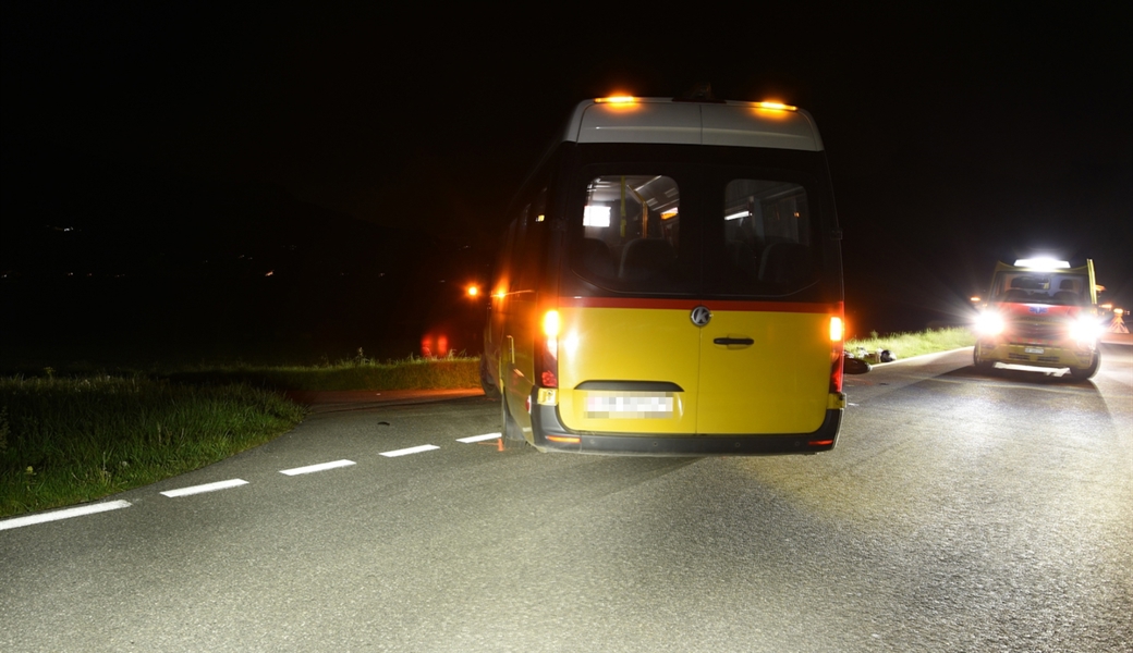 Die Rollerfahrerin wurde bei der Kollision mit dem Postauto verletzt