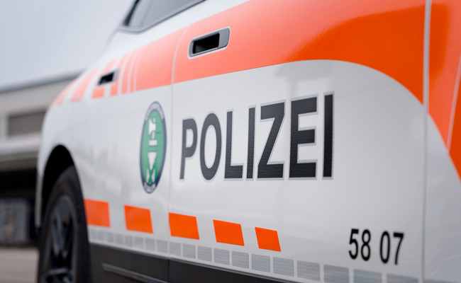 Schülerin fällt von Treppengeländer und wird schwer verletzt