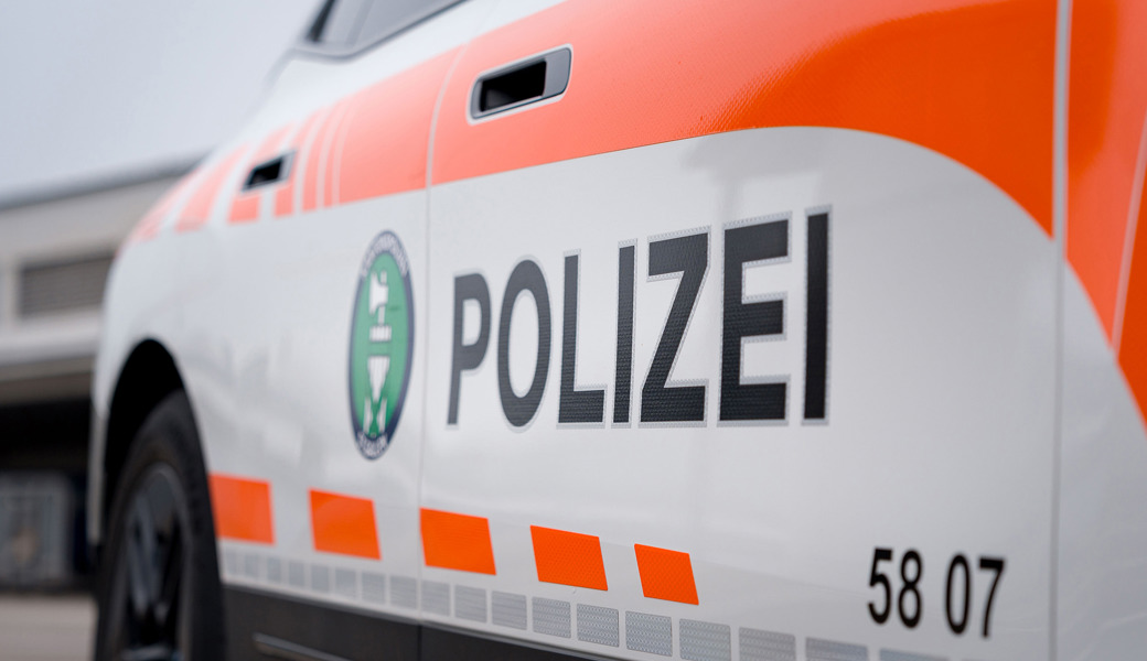 Schülerin fällt von Treppengeländer und wird schwer verletzt