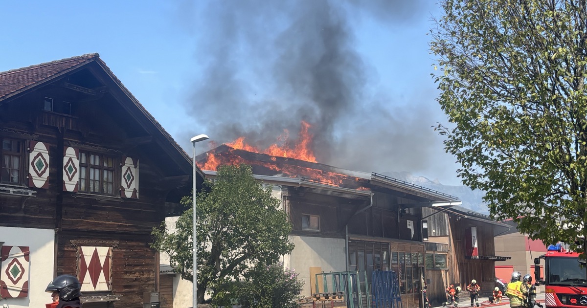 Carpentry workshop on fire: PV system defect suspected as cause